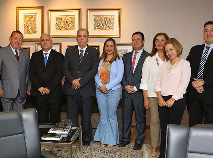 Otávio Praxedes empossa novos juízes auxiliares da Presidência do TJ/AL