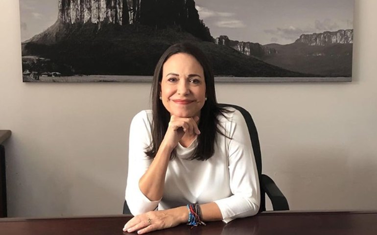 Senado aprova voto de aplauso para agraciada com Prêmio Nobel da Paz