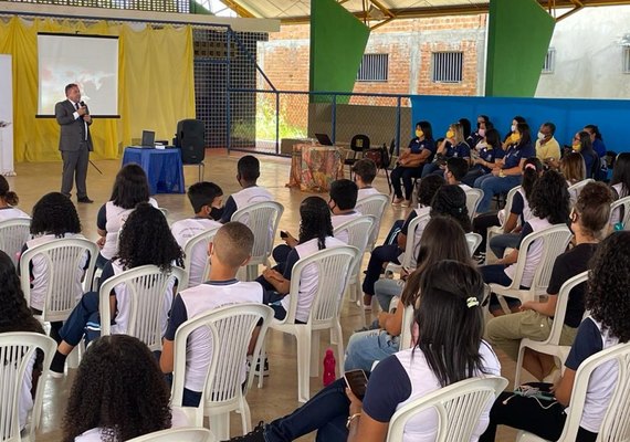 MPAL promove ações em defesa da vida para alunos de escola pública de Coruripe