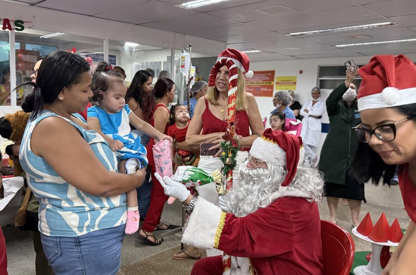 Festa de Natal leva alegria e acolhimento às crianças internadas na Pediatria do HGE