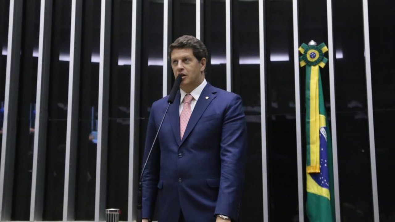 Ricardo Salles critica pesquisas eleitorais enquanto ocupa 5º lugar na corrida pelo Senado em SP