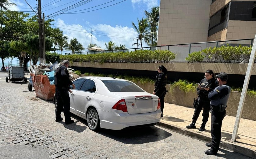 Homem é preso dentro de carro durante tentativa de furto em Maceió