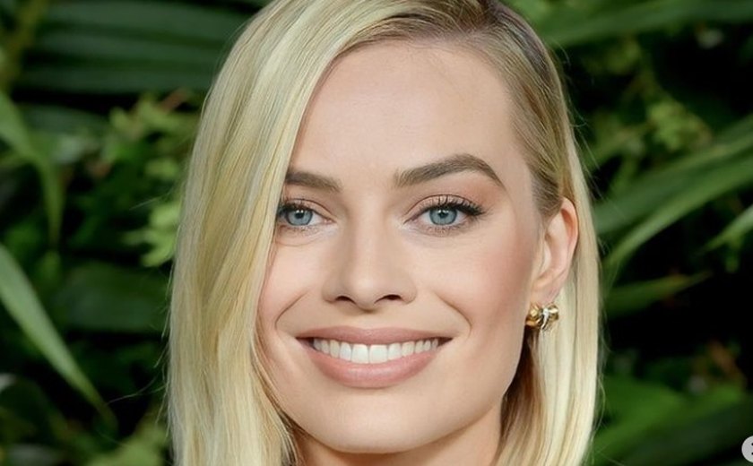 Grávida, Margot Robbie mostra barrigão em estreia de filme