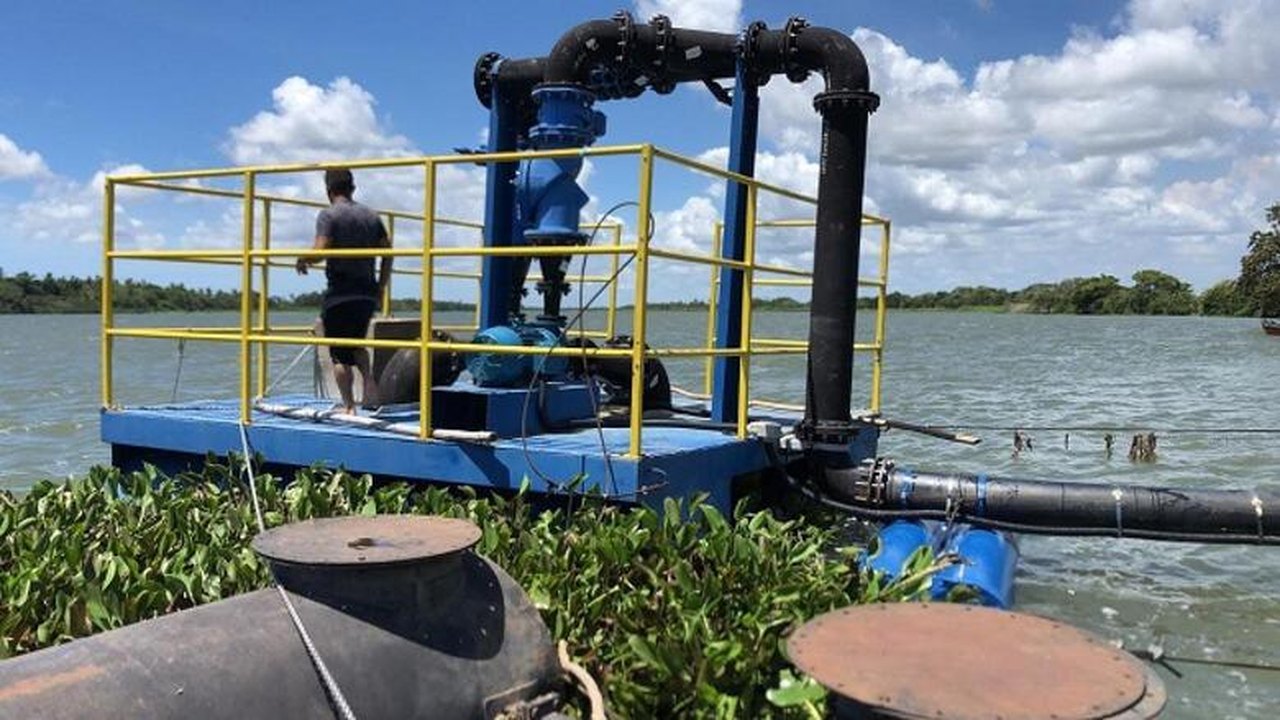 Casal trabalha para garantir abastecimento de água em Piaçabuçu