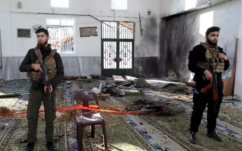 Ataque a bomba em mesquita na Síria mata ao menos 8