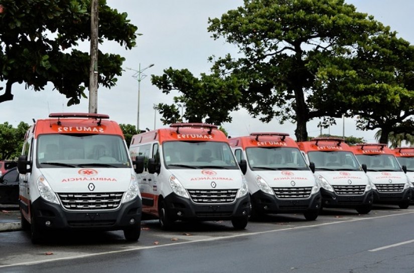 Governo entrega 20 novas ambulâncias e um helicóptero para reestruturação do Samu