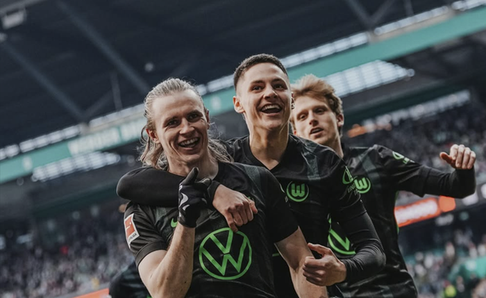 Patrick Wimmer comemora gol ao lado de Bence Dardai e Mads Roerslev Rasmussen Patrick Wimmer comemora gol ao lado de Bence Dardai e Mads Roerslev Rasmussen