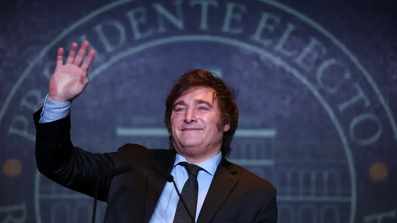 Apoiador de Macri, Javier Milei é vaiado em eleição para novo presidente do Boca Juniors