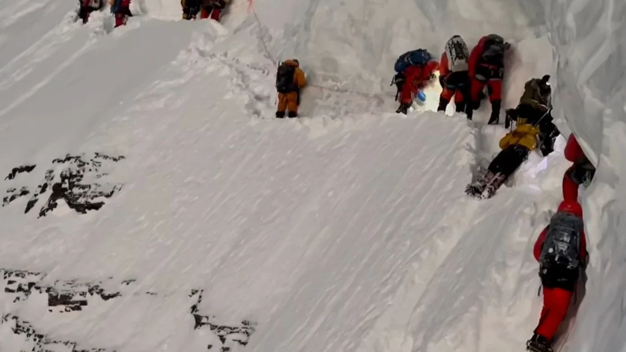 Terceiro alpinista japonês morre em uma montanha no norte do Paquistão em menos de um mês; entenda
