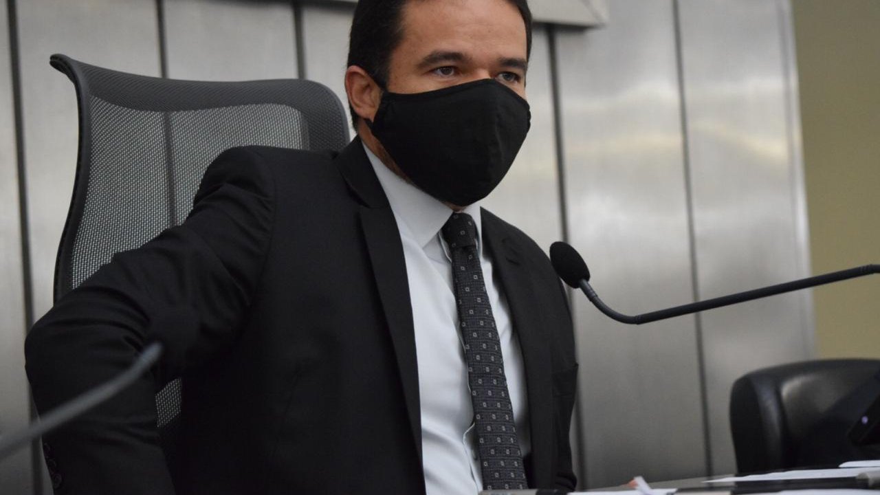 Parlamento lamenta os mais de 500 mortos pela Covid-19 e decreta luto
