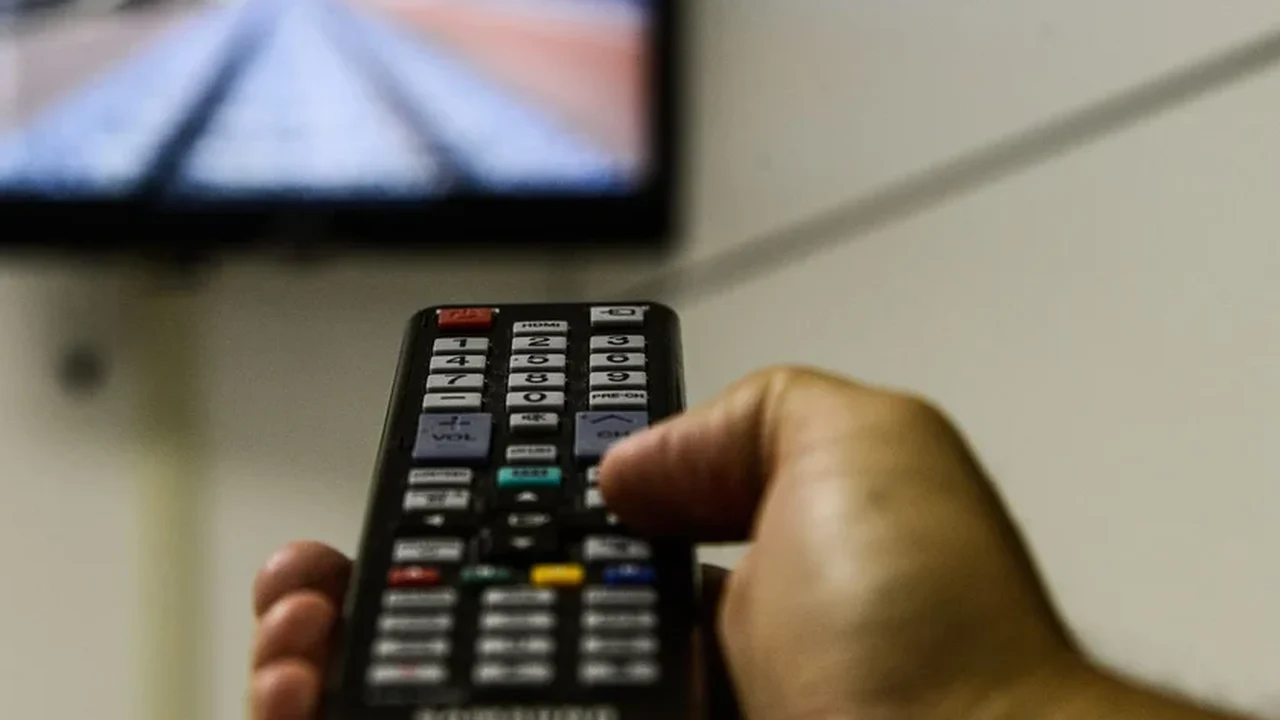 Como nos velhos tempos: site permite ‘zapear’ canais no YouTube como numa TV