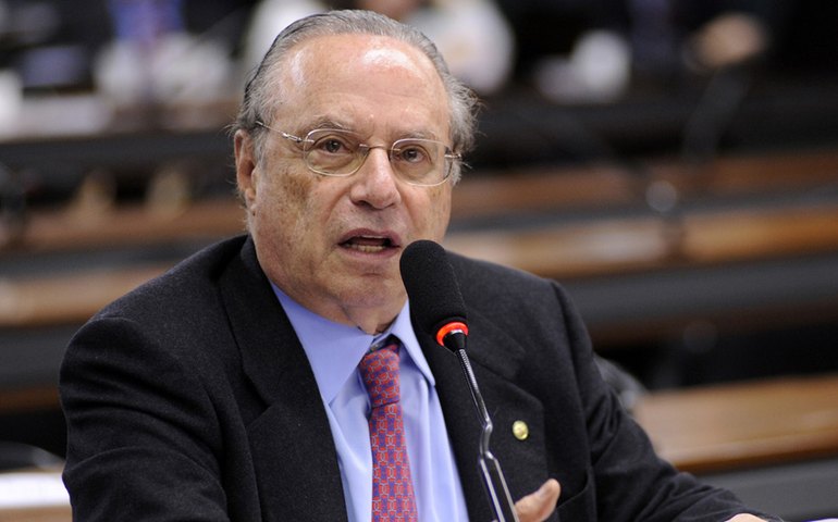 Fachin dá liberdade condicional a Paulo Maluf