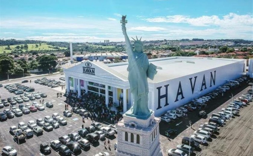 Justiça mantém demissão por justa causa de funcionária que ofendeu loja