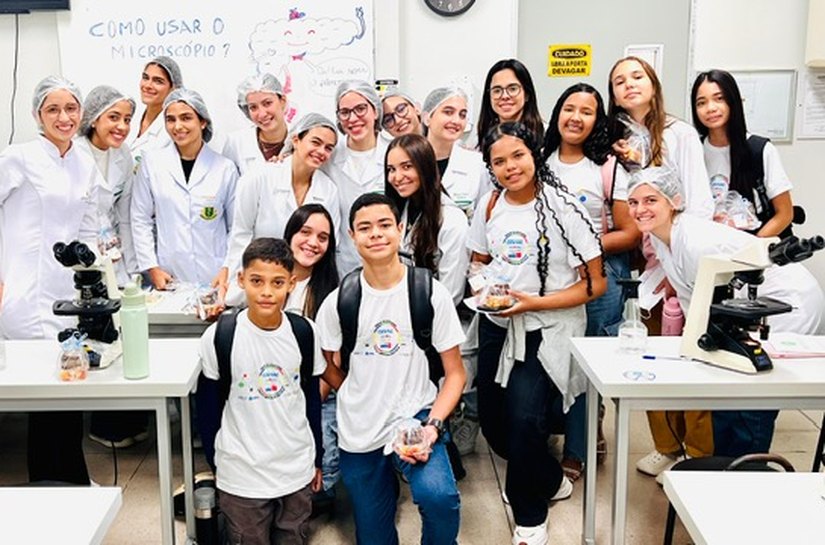 Cesmac recebe estudantes da Rede Alagoana Faça Ciência na Escola em visita a cursos, laboratórios e núcleo de robótica