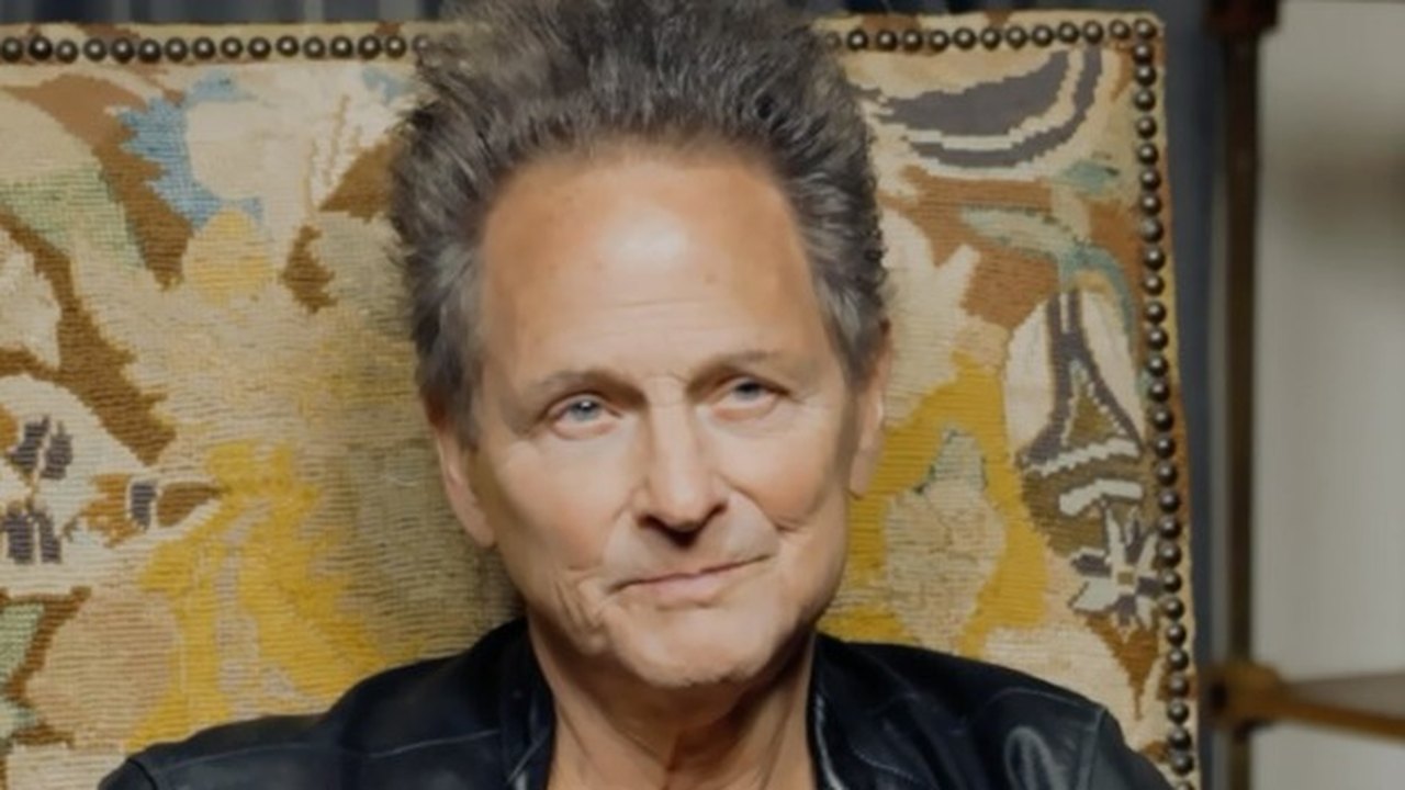 Ex-Fleetwood Mac é atacado por stalker com 'substância desconhecida'; entenda