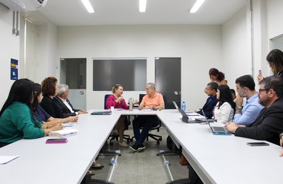 Governo do Estado discute implementação de políticas públicas voltadas à causa animal