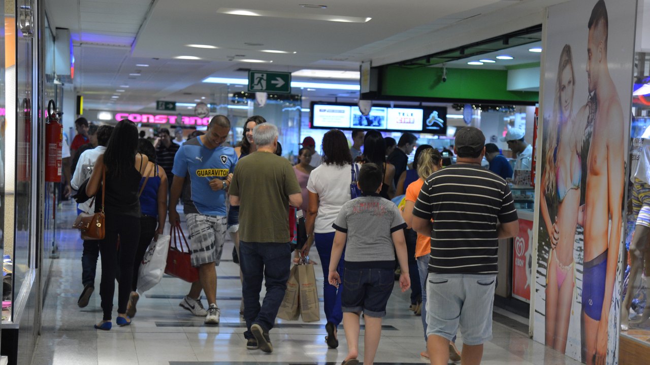Índice de confiança do consumidor na zona do euro cai a -15,5 em agosto, mostra preliminar