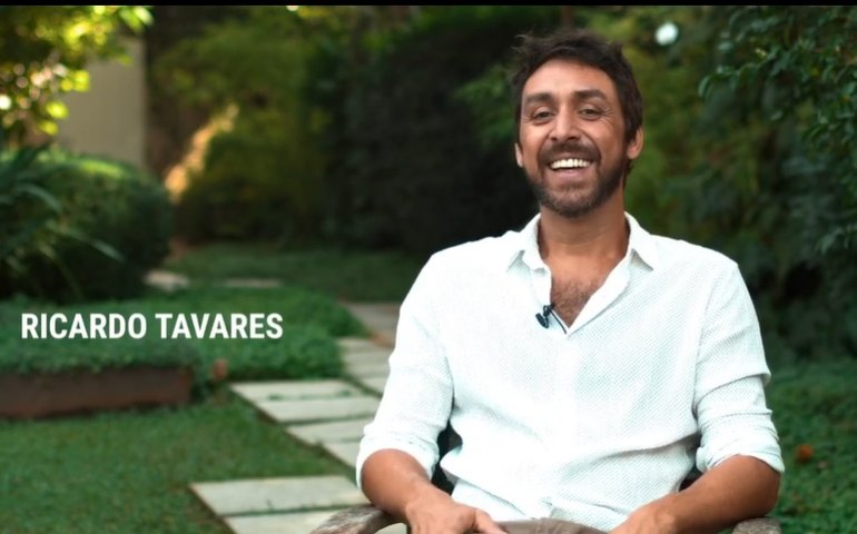 Rico Tavares: família autoriza doação de córneas do maquiador