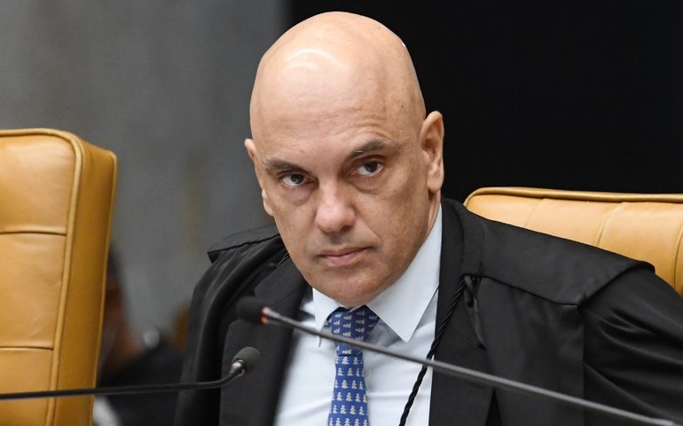 Moraes manda recolher livro de Ricardo Lísias assinado com pseudônimo de Eduardo Cunha