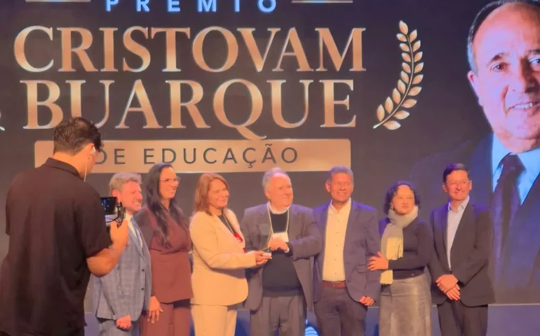 Arapiraca é premiada nacionalmente com o Troféu Cristovam Buarque de Educação Integral