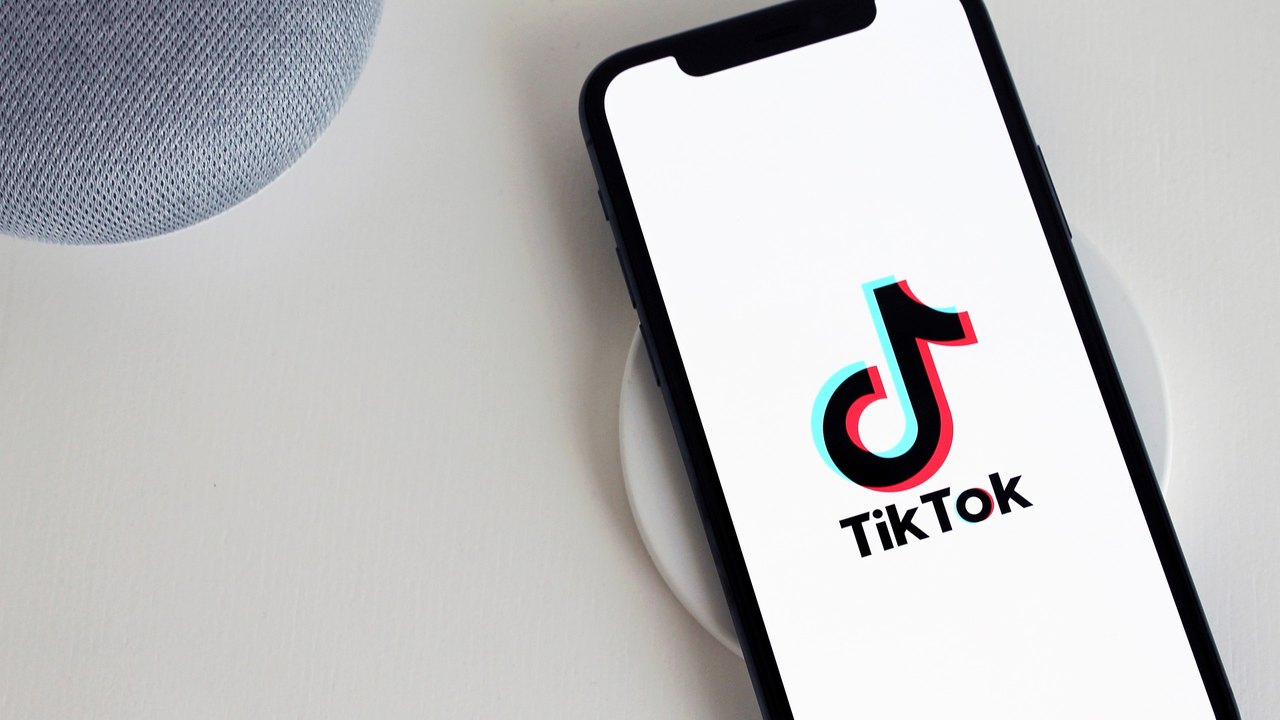 Uganda: jovem é condenado a 6 anos de prisão por insultar presidente em vídeo no TikTok