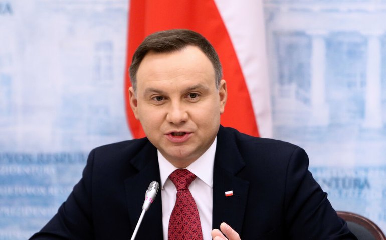 Presidente polonês veta liberação do acesso à pílula do dia seguinte