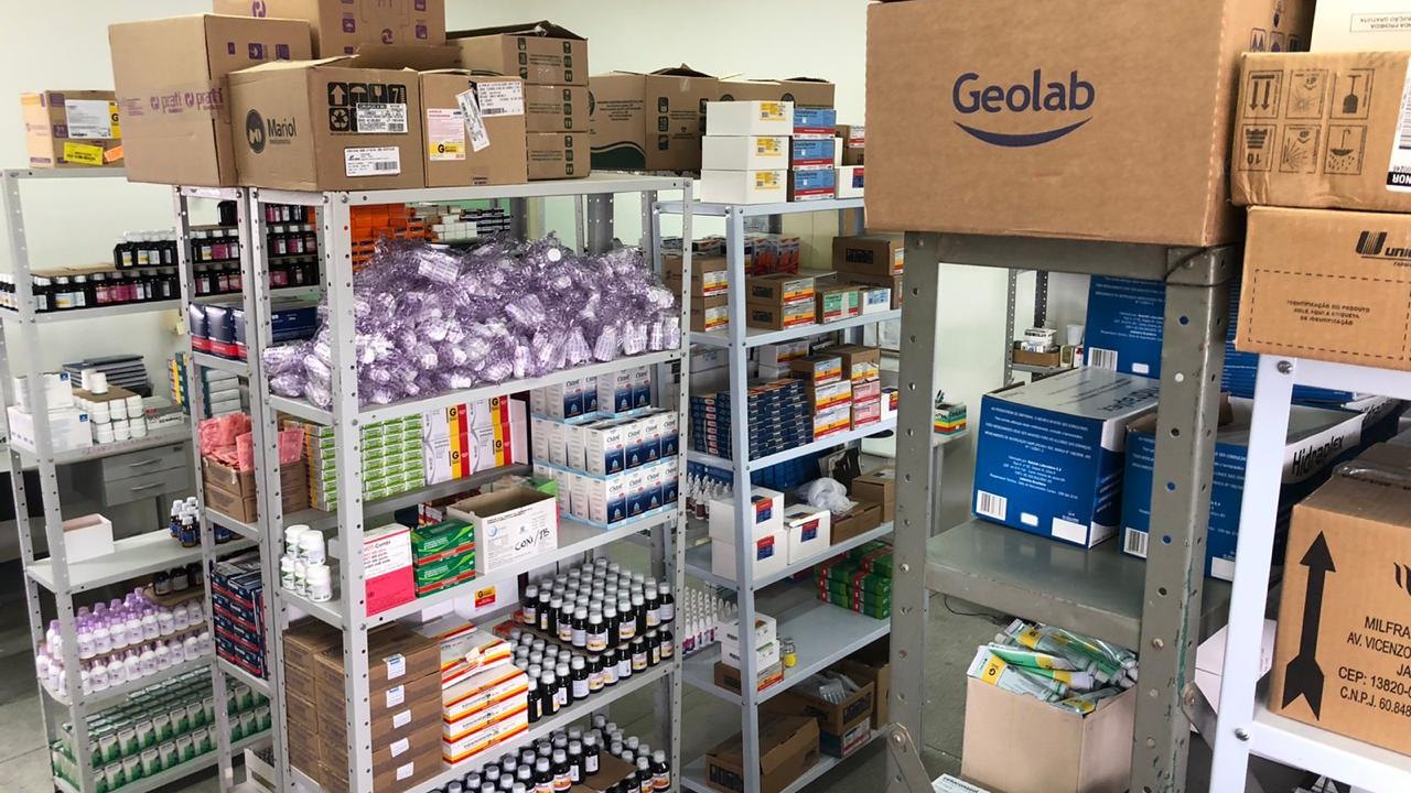 Secretaria de Saúde de Branquinha realiza abastecimento de medicamentos