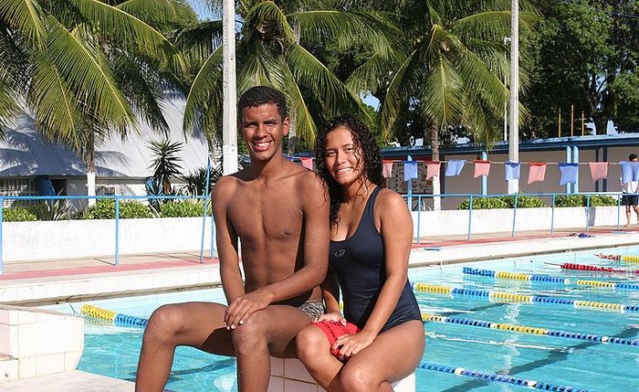 Abraão e Estephany fazem parte das seleções masculina e feminina de natação de Alagoas. Foto: Agência Alagoas