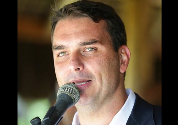 MPF no Rio vai apurar se Flávio Bolsonaro lavou dinheiro em negociação de imóveis