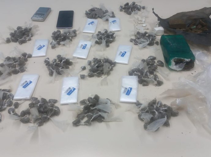 Operação da PC apreende drogas e prende jovem por tráfico em Batalha