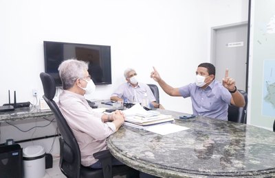 Júlio Cezar inicia agenda de trabalho em reunião com presidente do DER/Alagoas