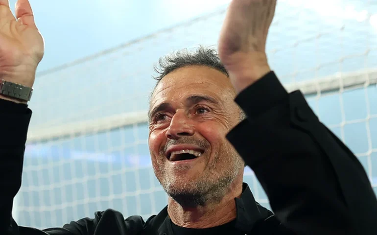 Doué pede mentalidade campeã do Paris Saint-Germain para final do Mundial contra o Chelsea