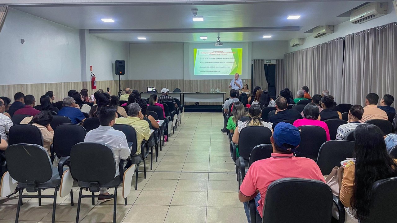 Equipe da Sefaz realiza palestras em evento promovido pelo Sindicombustíveis-AL