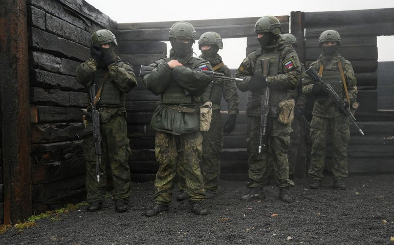Militar russo conta como sua unidade se esgueirou por tubo até o inimigo e o derrotou