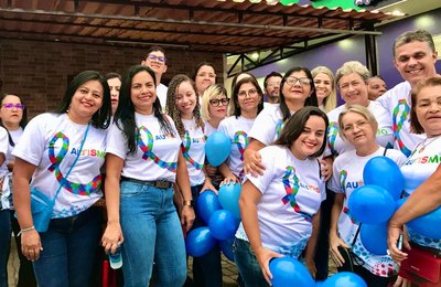 Semede Palmeira realiza caminhada de conscientização sobre o autismo