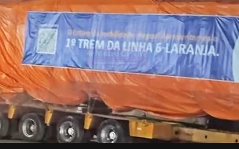 Primeiro trem da futura linha 6-Laranja do Metrô chega ao pátio de SP