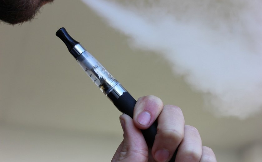 Anvisa avalia proibição de cigarros eletrônicos