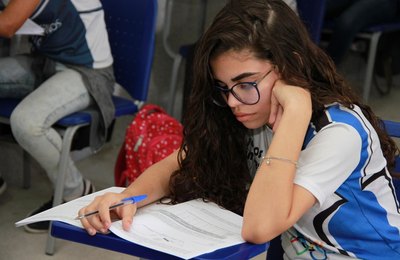 Prova Alagoas testa aprendizado de matemática e português de 145 mil estudantes da rede pública