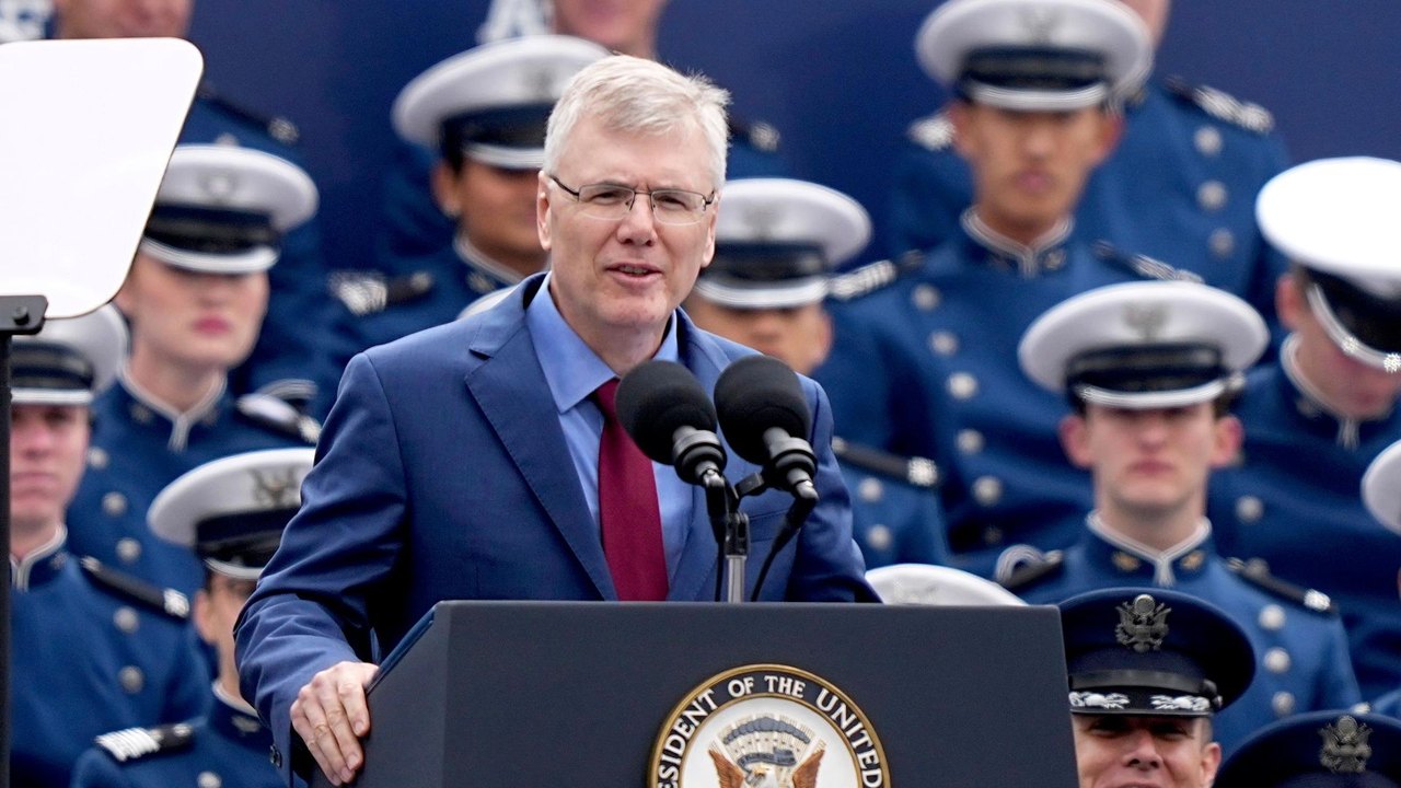 Estados Unidos dispõem de armas orbitais para proteger suas tropas, afirma secretário da Força Aérea