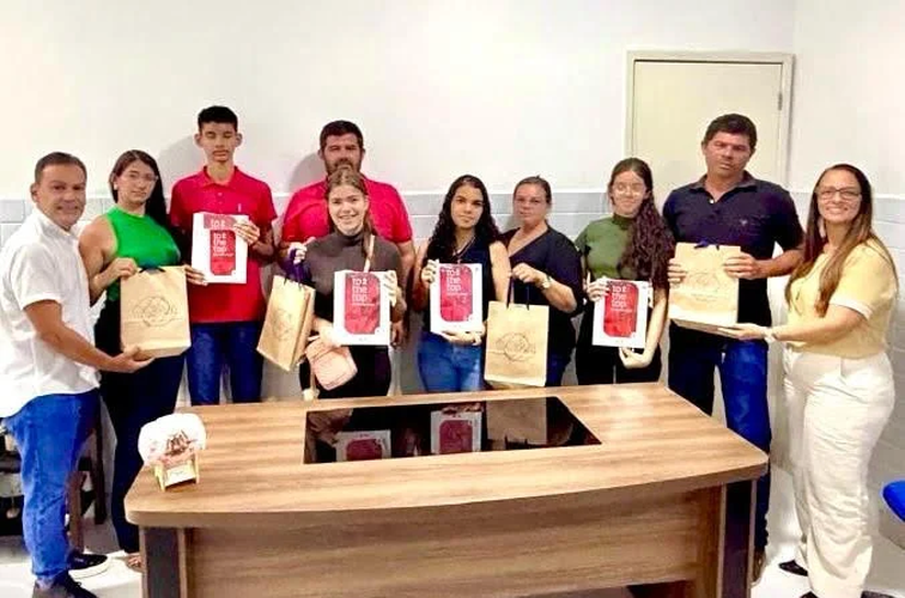 Curso de Inglês amplia horizontes e prepara estudantes de São Sebastião para experiências internacionais