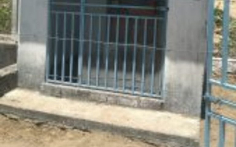 Casal conserta motobomba para retomar produção de água em Inhapi