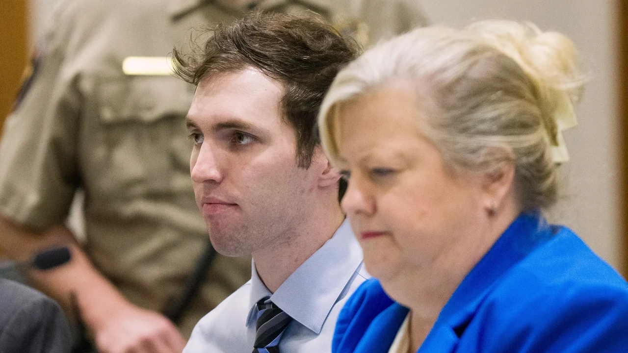 Advogados de defesa no caso do assassinato de Charlie Kirk afirmam que precisam de vários anos para se preparar para o julgamento.