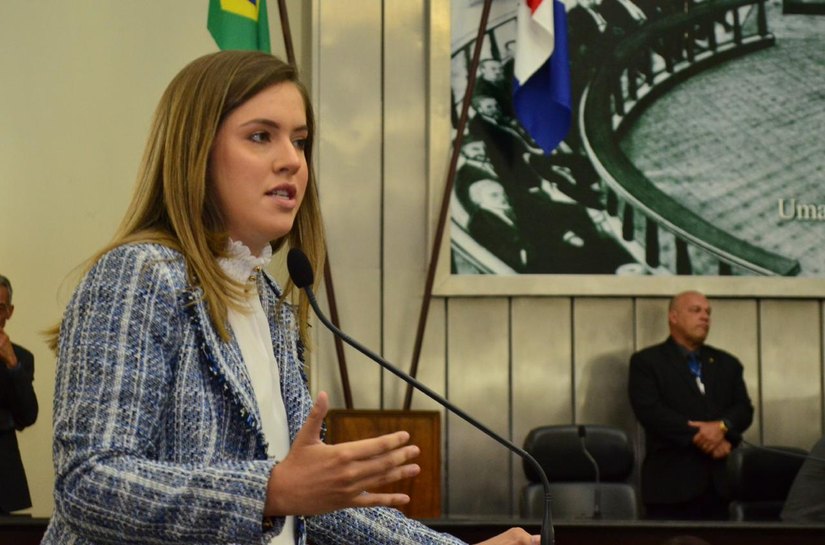 Cibele Moura faz indicação para que Estado garanta equipamentos de proteção a profissionais de saúde de Capela