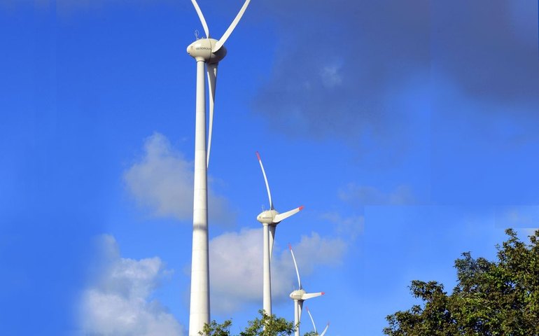 Aumento da geração eólica e solar causa ‘trancos’ no fluxo de eletricidade, diz especialista