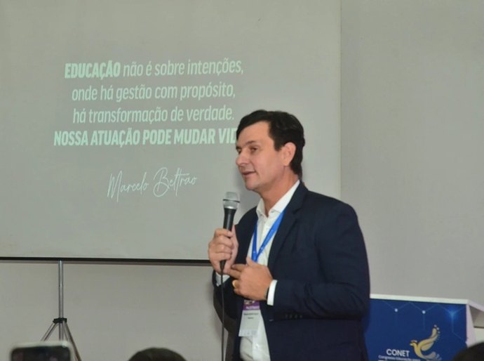 Marcelo Beltrão apresenta caso de Coruripe em congresso nacional de educação em Gramado/RS