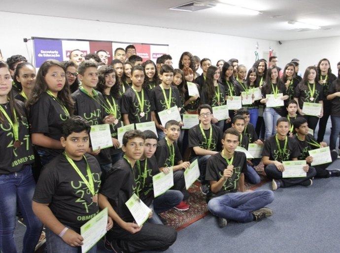 Governo e Ufal entregam medalhas das Olimpíada de Matemática