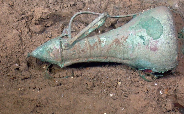 Descobrem na China bebida destilada de mais de 3.000 anos em recipiente de bronze (FOTO)