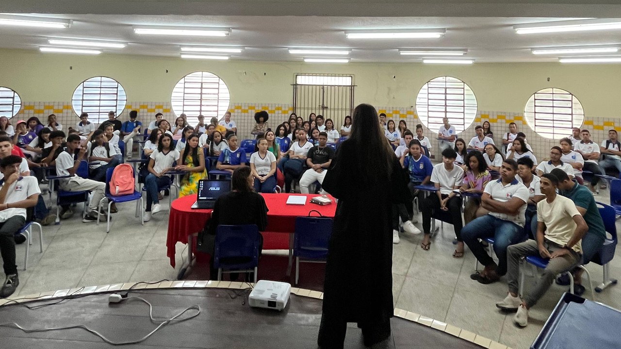 Agosto Lilás: MPAL debate violência doméstica e feminicídio com alunos de Matriz de Camaragibe