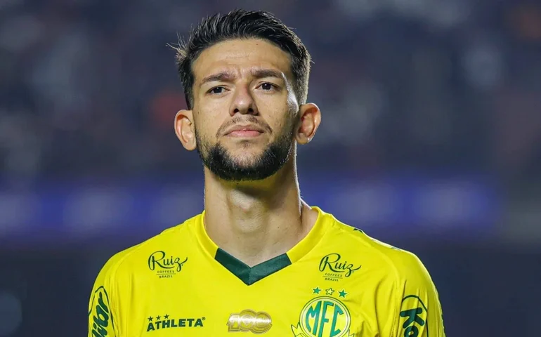 Jemmes desembarca no Rio para assinar com o Fluminense e frustra planos do São Paulo