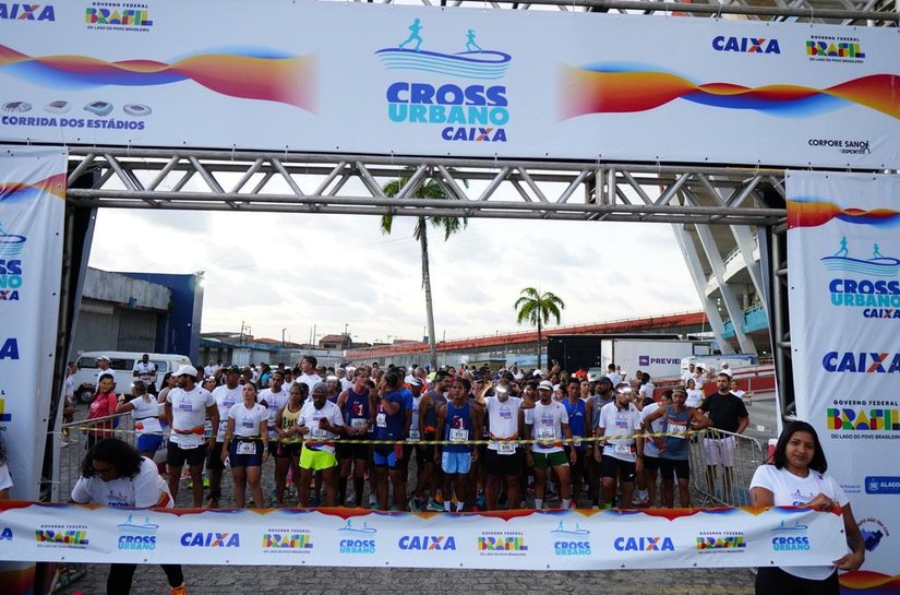 Cross Urbano Caixa faz a festa dos participantes com chegada no estádio Rei Pelé, em Maceió